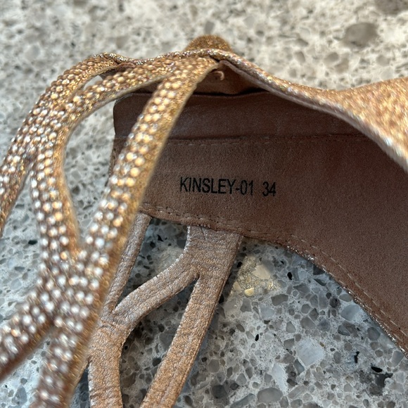 Junior girls dress sandals. Great condition. Worn a couple of times. - Picture 5 of 5